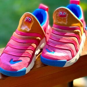 Size 3- Nike Dynamo GO SE Little Kids' Easy On/Off